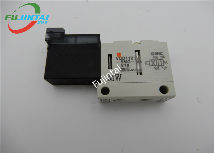JUKI 750 760 Suku Cadang Mesin Juki Katup Elektromagnetik 4 Arah PV140507000 VQD1121W-5MO-C4-X8B